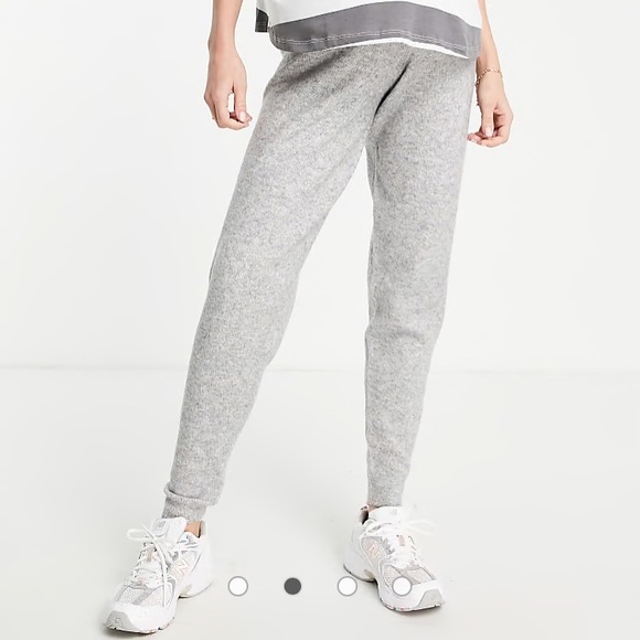 ASOS DESIGN Maternity knit pants with contrast tie in gray - Picture 2 of 7